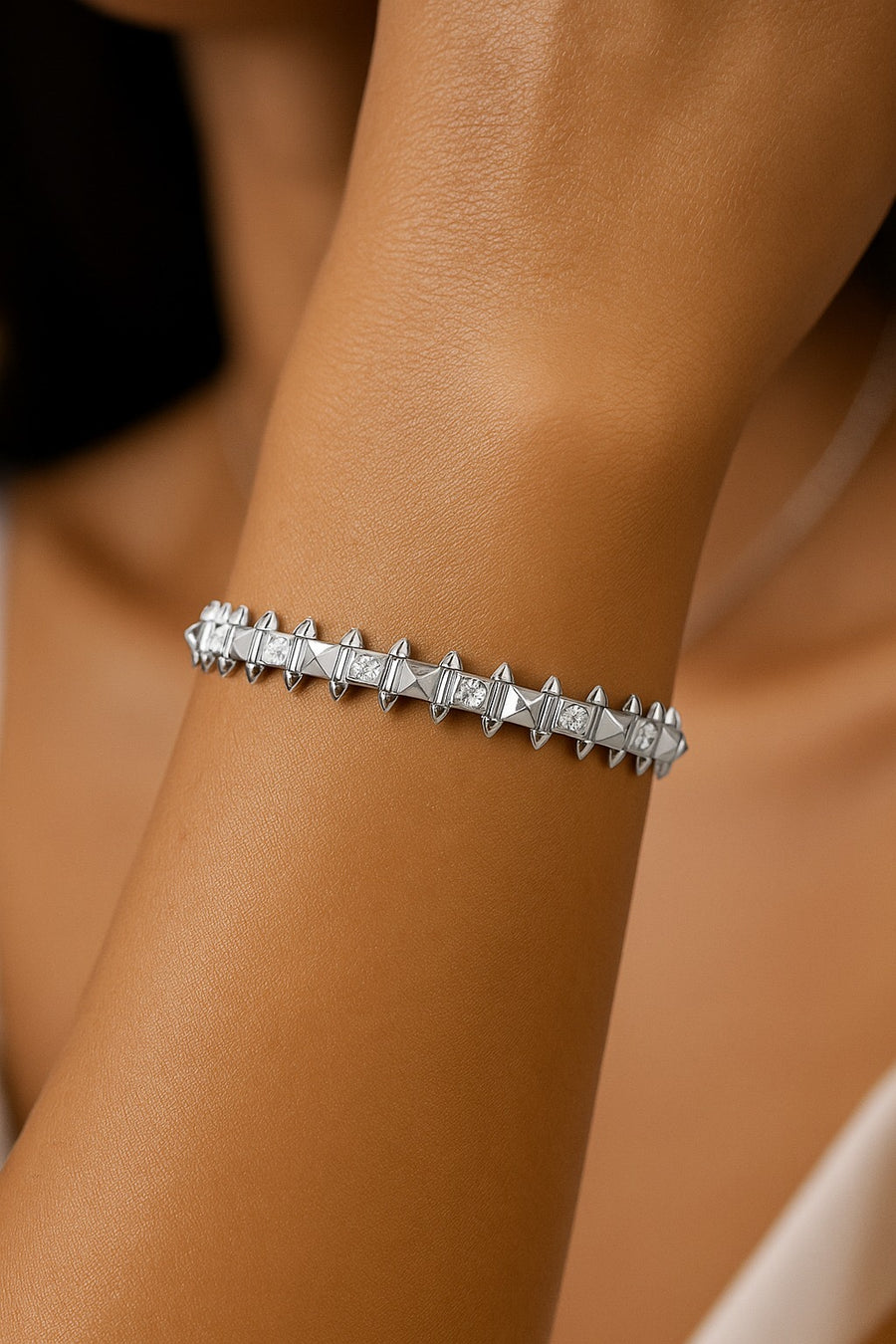 14K Spiked Pyramid Flex Bangle – EPJ